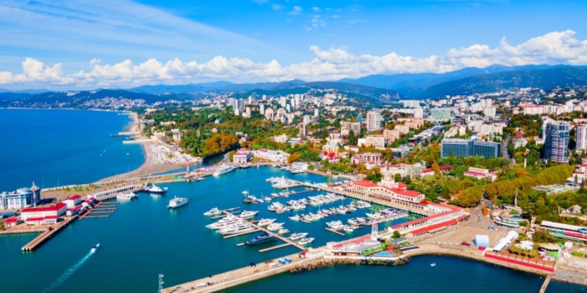 Названа стоимость недельного отпуска в октябре на курортах РФ Названа стоимость недельного отпуска в октябре на курортах РФ