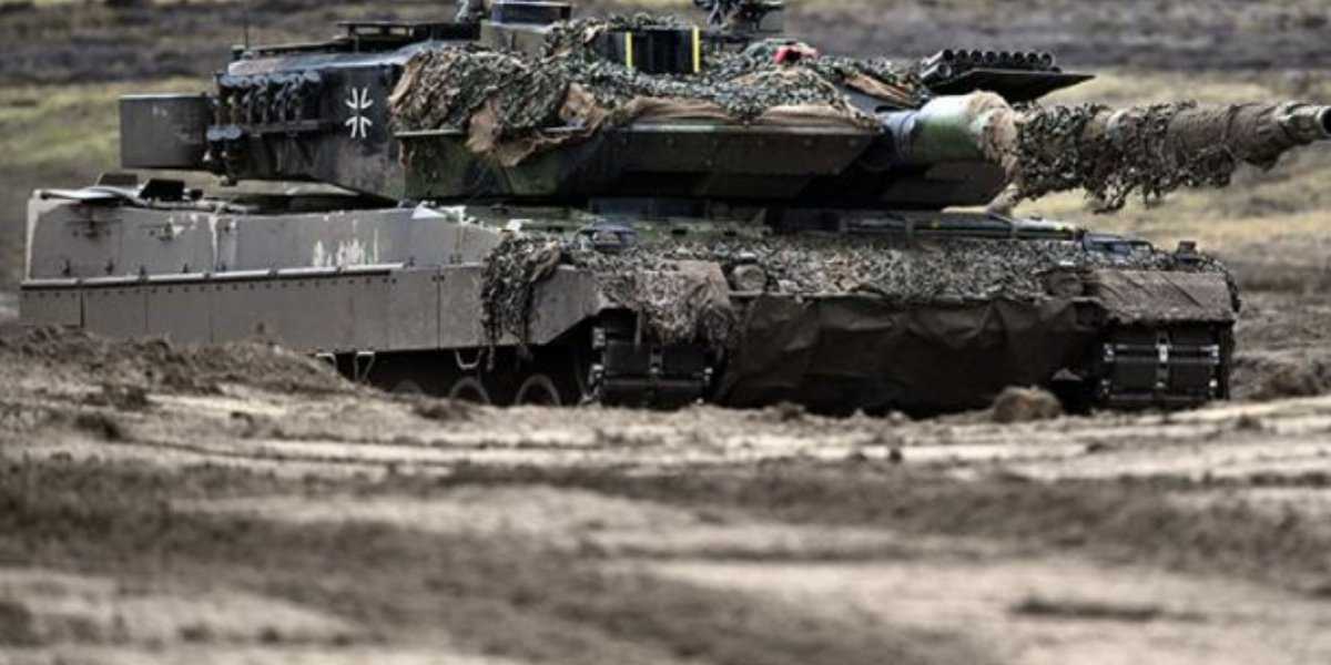 «Леопарды» напрочь исчезли с поля боя: Бегущие ВСУ массово бросают западную технику «Леопарды» напрочь исчезли с поля боя: Бегущие ВСУ массово бросают западную технику