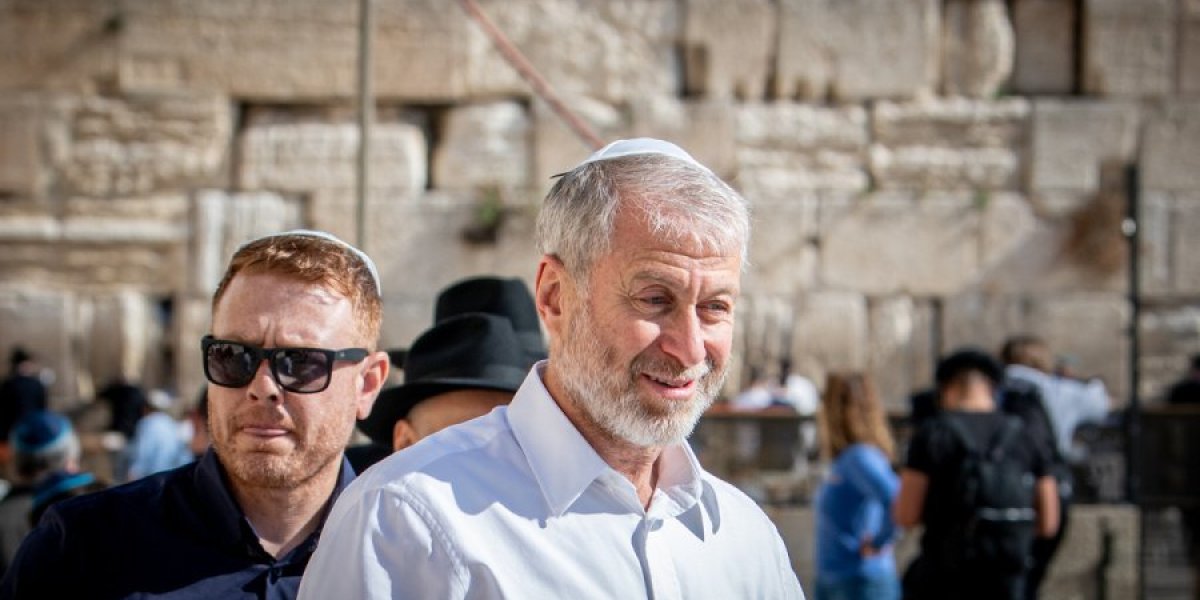 Жулики в Англии отбирают у Абрамовича выручку за «Челси». Роман растерян и не знает, кому жаловаться Жулики в Англии отбирают у Абрамовича выручку за «Челси». Роман растерян и не знает, кому жаловаться