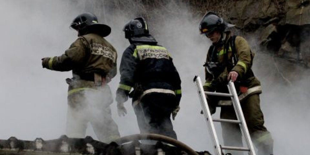 Роботы вместо спасателей: МЧС создало машины для тушения пожаров в самых опасных точках Роботы вместо спасателей: МЧС создало машины для тушения пожаров в самых опасных точках