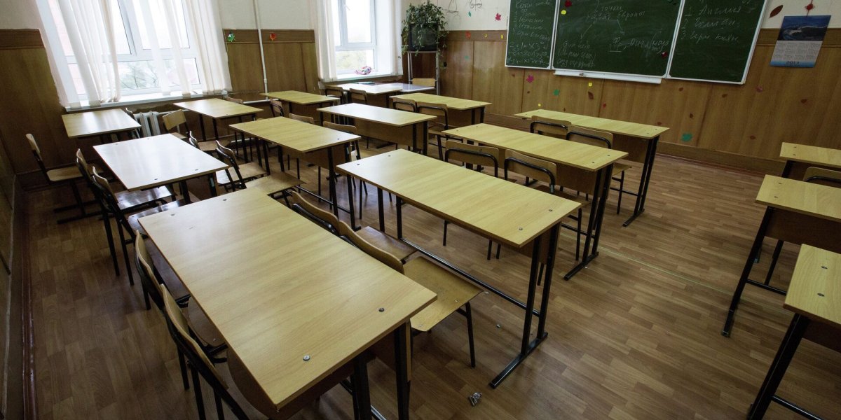 Школы и детсады остановились после атаки: в Краснодарском крае устраняют последствия удара дронов Школы и детсады остановились после атаки: в Краснодарском крае устраняют последствия удара дронов