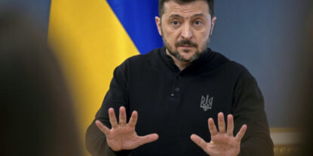 На Украине началась кампания по ослаблению Зеленского На Украине началась кампания по ослаблению Зеленского