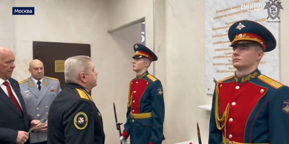 Камера засняла генерала Суровикина в Москве. Вернулся? «Армагедоныча очень не хватает» Камера засняла генерала Суровикина в Москве. Вернулся? «Армагедоныча очень не хватает»